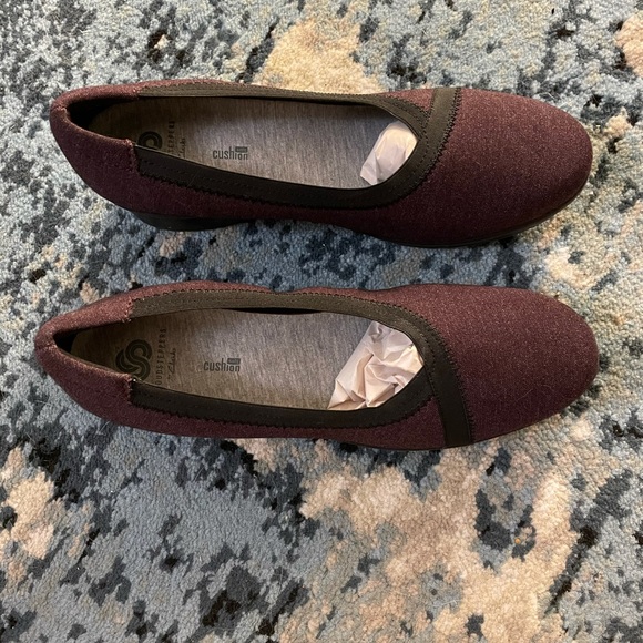 NIB Clarks Caddell Dash Wedge Heels Purple Size 9! - Picture 2 of 5